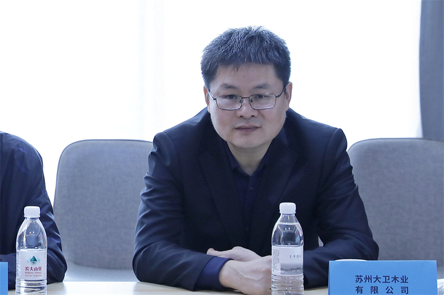 大衛地板董事長蔣衛